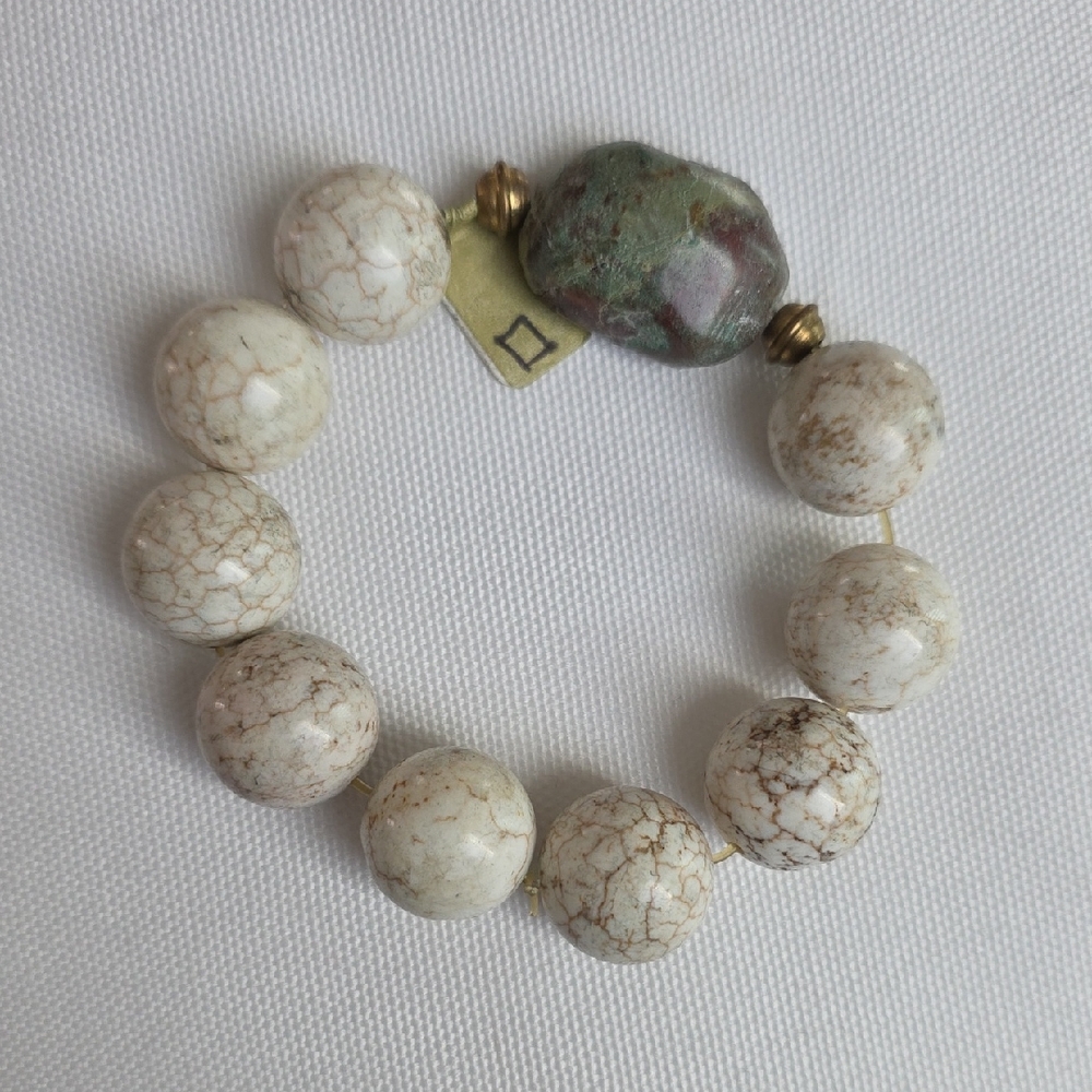 Handmade White Howlite Bead Bracelet with Green Jasper Accent